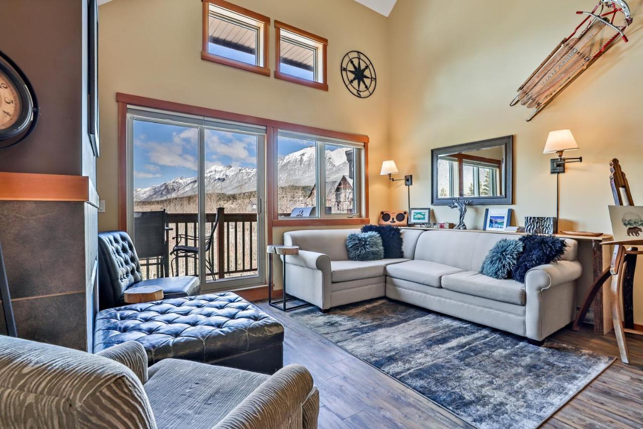 Spectacular Mountain View Corner Unit Pool Hot Tub Park Pass Canmore Exterior photo