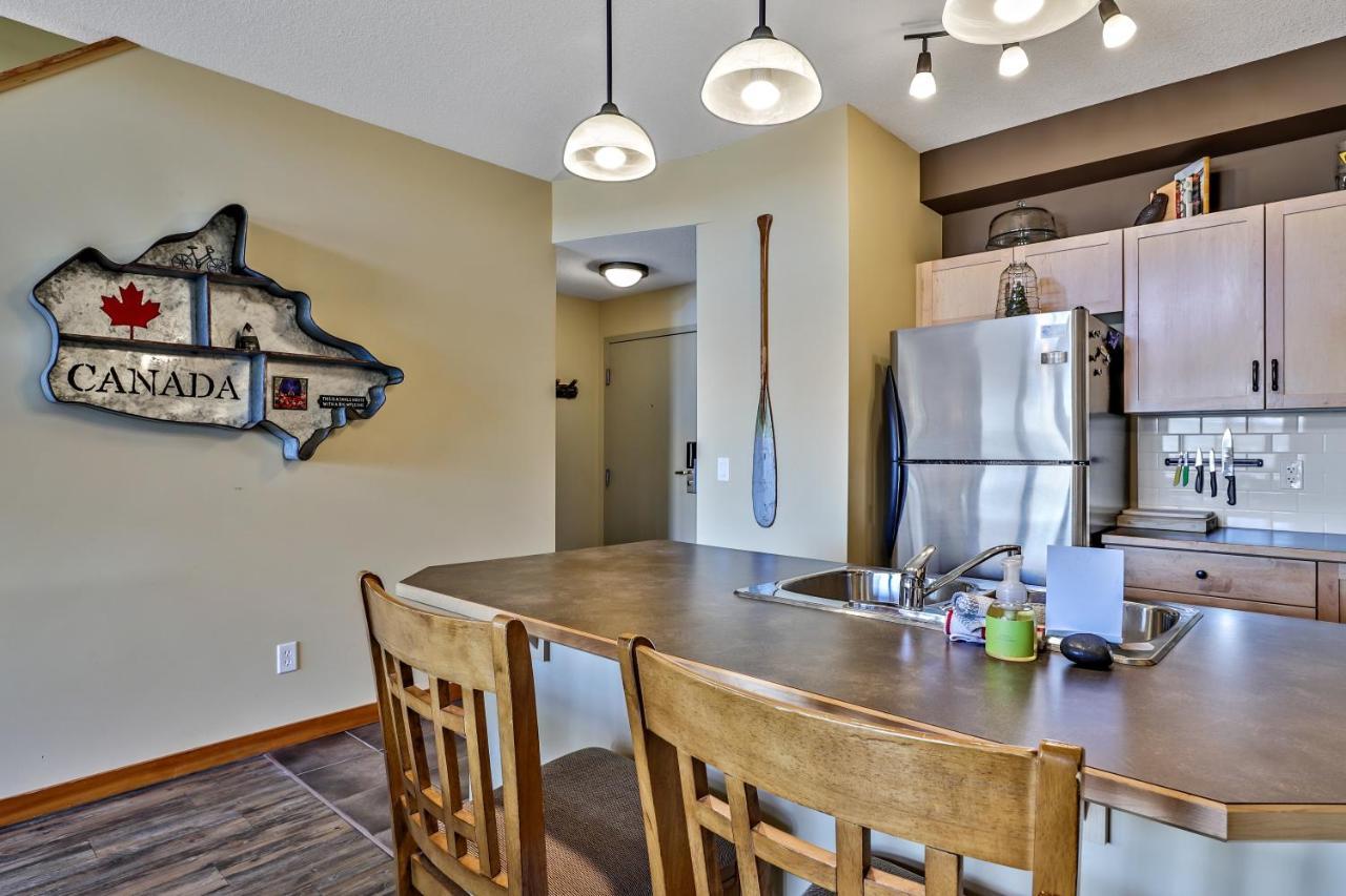 Spectacular Mountain View Corner Unit Pool Hot Tub Park Pass Canmore Exterior photo